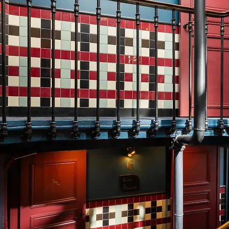Le 6 Tiquetonne Hotel